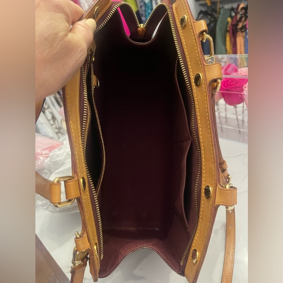 ****SOLD******Louis Vuitton Amarante Vernis Brea MM - Picture 5 of 7